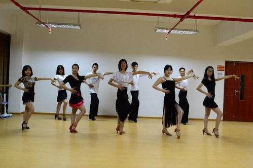 成人拉丁舞激烈动作视频,成人拉丁舞激烈动作瞬间回顾