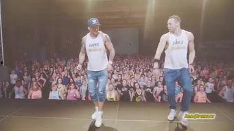 成人团队齐舞视频教学,跟随齐舞视频，轻松掌握团队舞蹈技巧