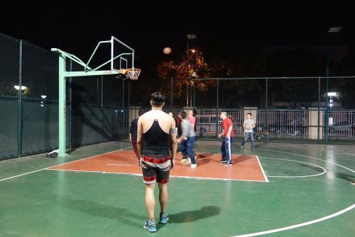 篮球防滑成人教学视频讲解,成人教学视频精华解析