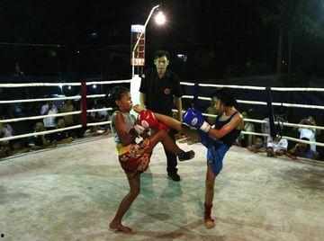 成人拳击吊包视频,惊心动魄的实战瞬间